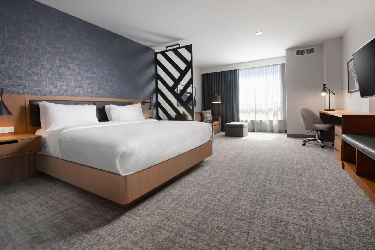 By Marriott St Louis *