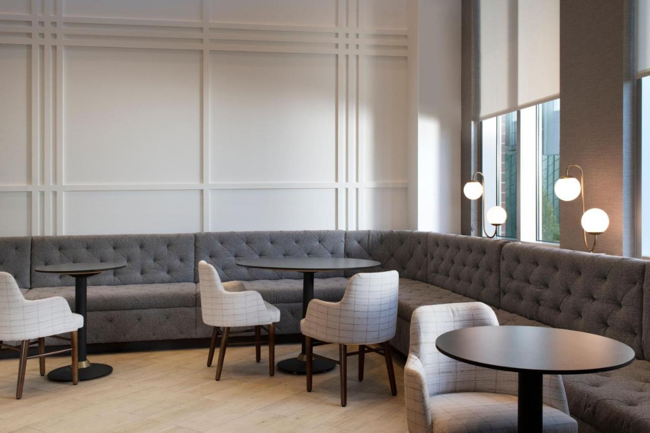 By Marriott St Louis Hotel Clayton