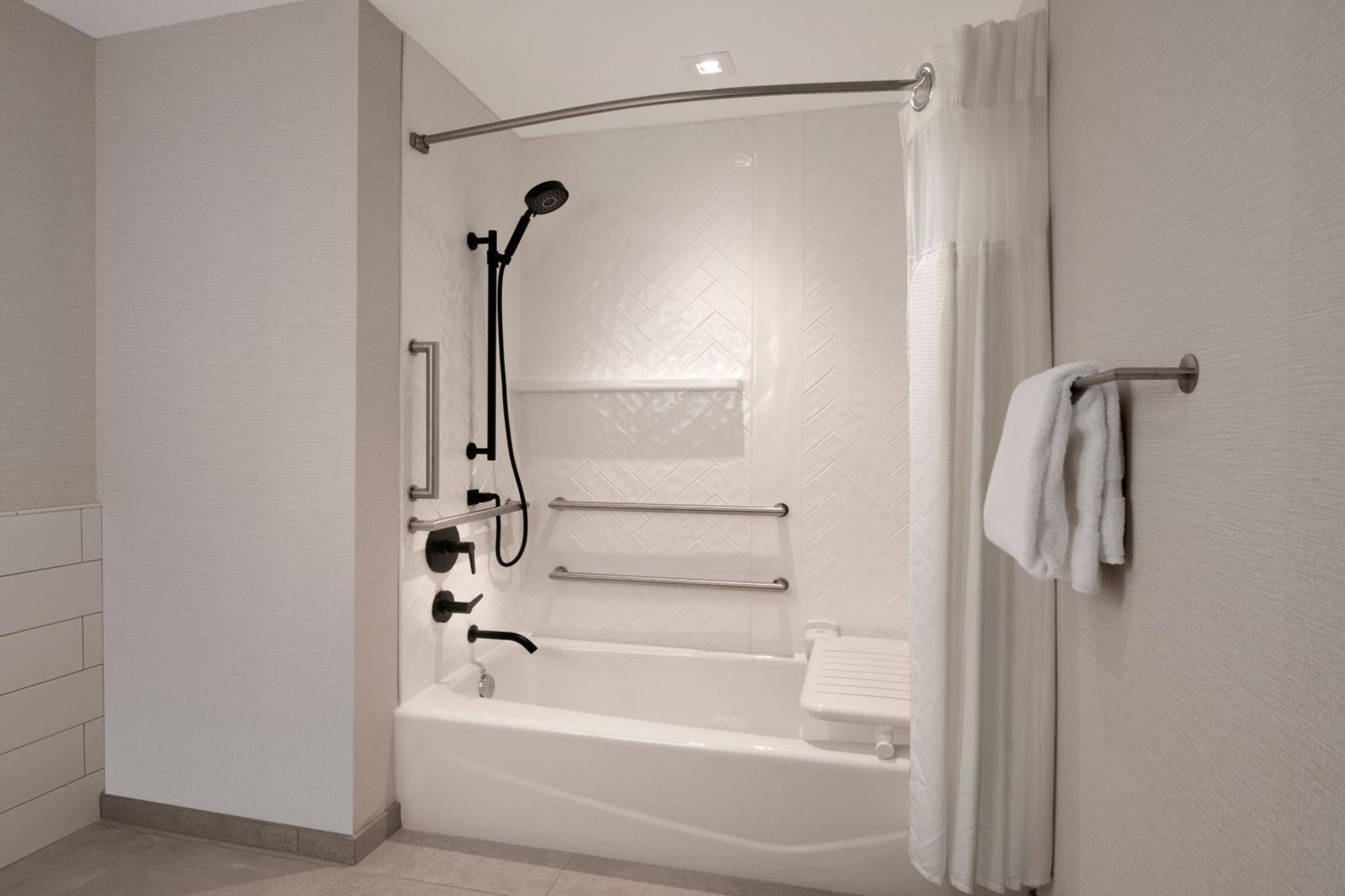 Hotel By Marriott St Louis Clayton